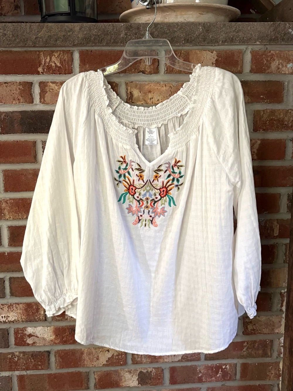 Women’s White Embroidered Long Sleeves Peasant Blouse Size Large